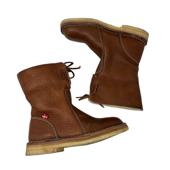 Stylish Brown Winter Boots for Women - Picture 12 of 16